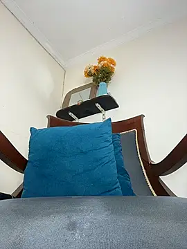 LilaRvsh webcam
