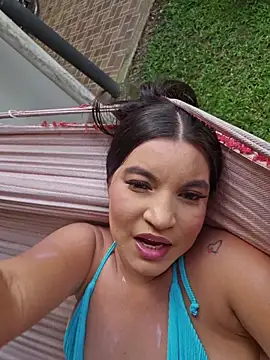 Pretty_Julieta webcam