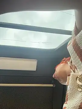 Mia_0-4 webcam
