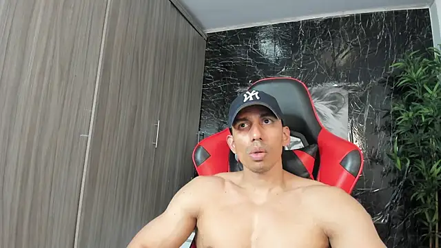 Erik_castle webcam