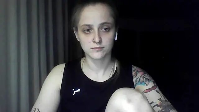 LeaWetGirl webcam