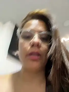 Pretty__Milf webcam