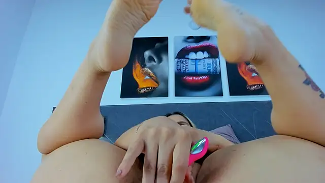 iamdoll webcam