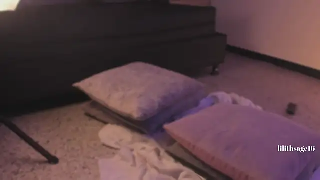 Lilith_Sage_ webcam