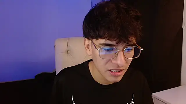 noah_millerx webcam