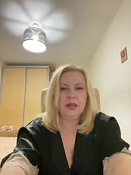 JanieLight53 webcam