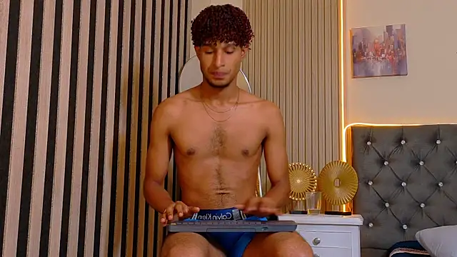 Alex_Bloom webcam