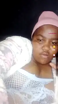 ChubbyMidgetxxx19 webcam