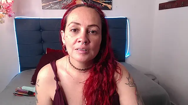 Cris_suitexx webcam
