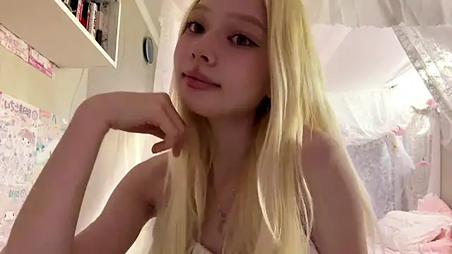 LinaFloww webcam