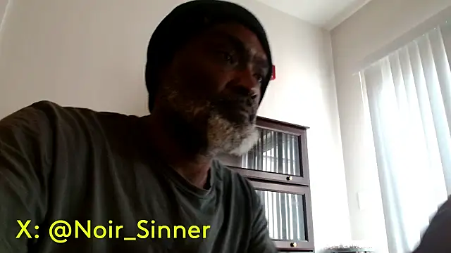 sinnernoir live cam on StripChat