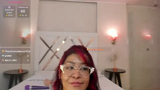Sky_Collins_ webcam