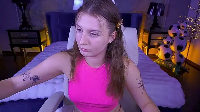 VikVikLove webcam