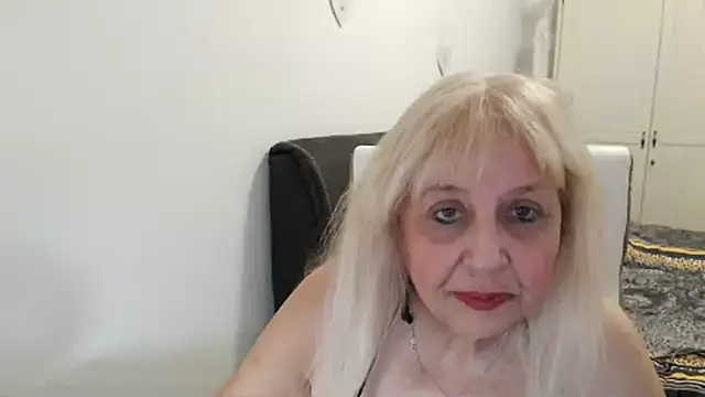 SusiLifeXXX webcam