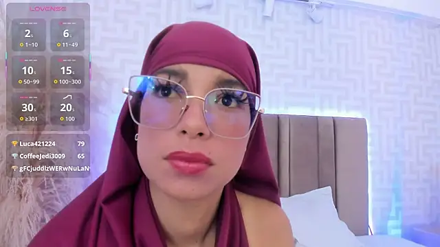 naishaa_ webcam