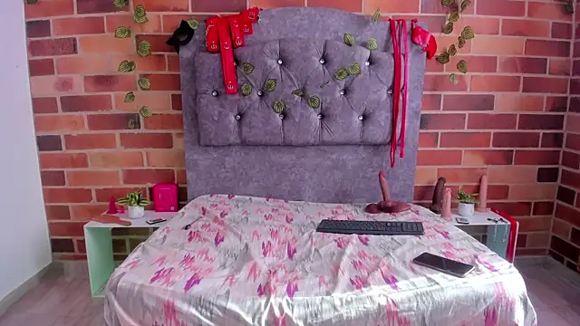 MirandaDream2 Live Web Cam Show