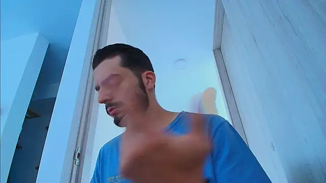 thomas_gun Live Web Cam Show