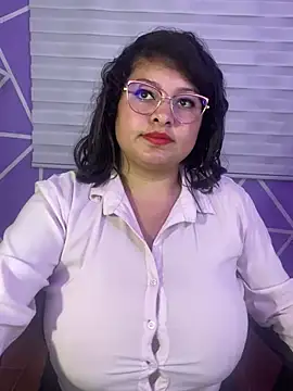 MiiaaJoness Live Web Cam Show