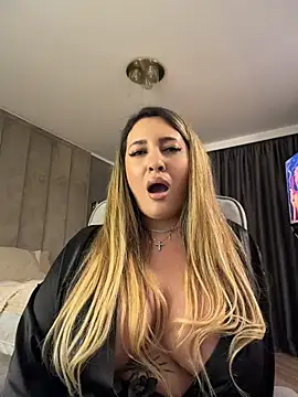 YaaraCollins Live Web Cam Show