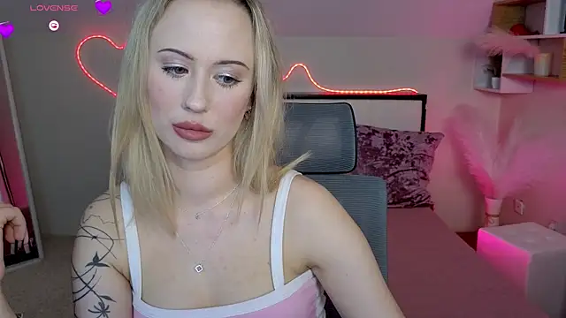 SashaBrooks webcam