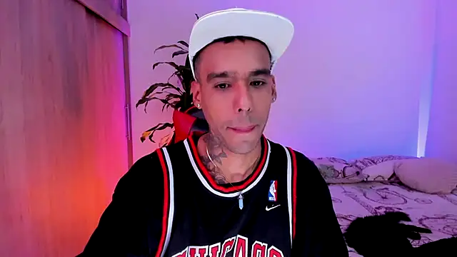 Damianwhite live cam on StripChat