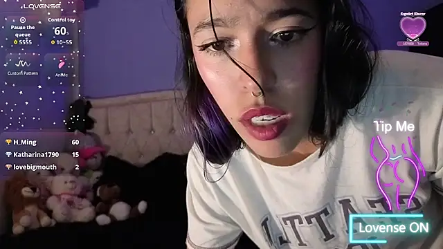stephania_t live cam on StripChat