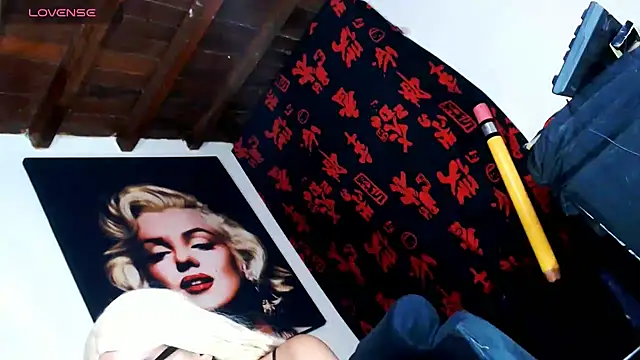 licy_blonde_hot webcam