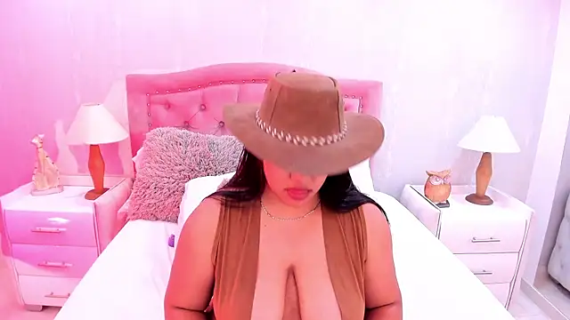 SienaWild live cam on StripChat