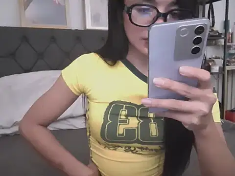 YunaBigCock webcam