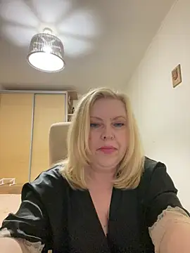 JanieLight53 webcam