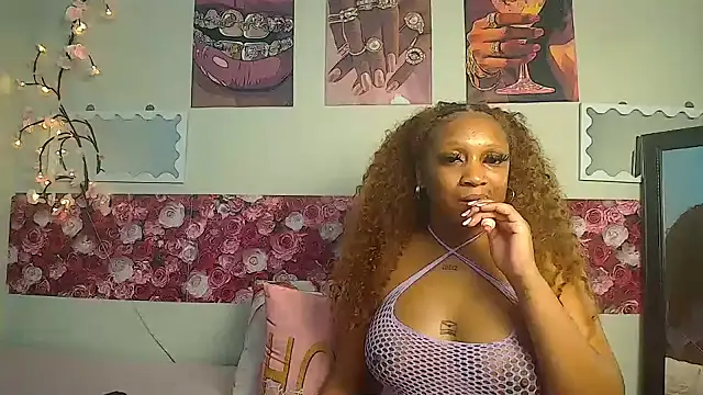 EnchantingLisa webcam