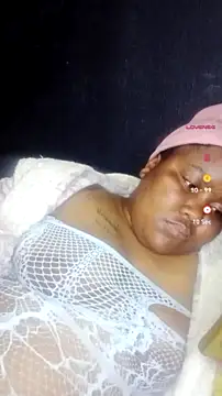 ChubbyMidgetxxx19 webcam