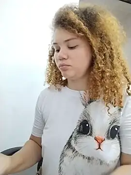 RoouseSiren live cam on StripChat