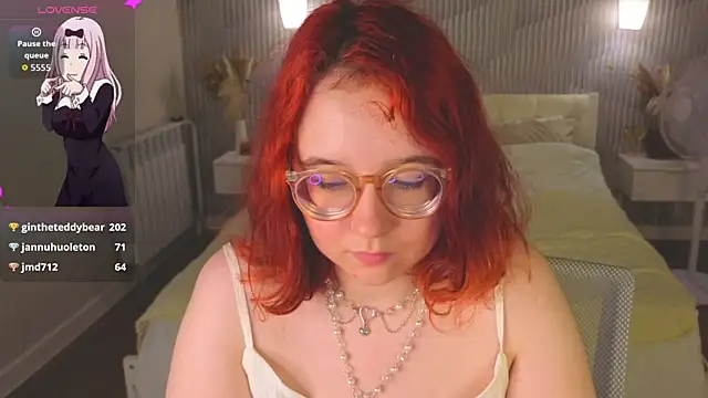 Aleks-casterrr live cam on StripChat