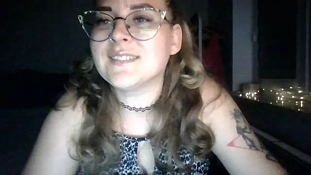 LucyTease webcam