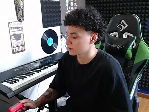 Gymbro42 live cam on StripChat