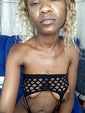 ariahsexy live cam on StripChat