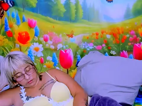 indianroxy webcam