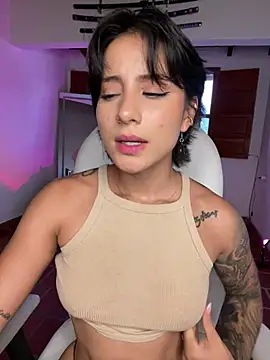 Ale_Lewis webcam
