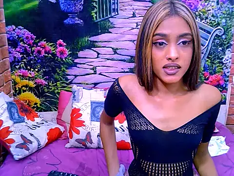 IndianPretty14u2Luv webcam