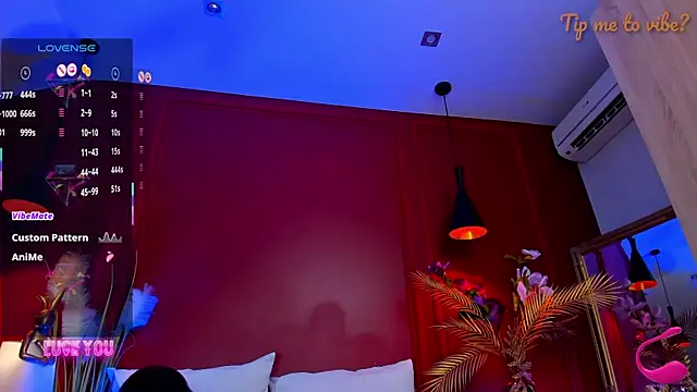 Mayzzie live cam on StripChat