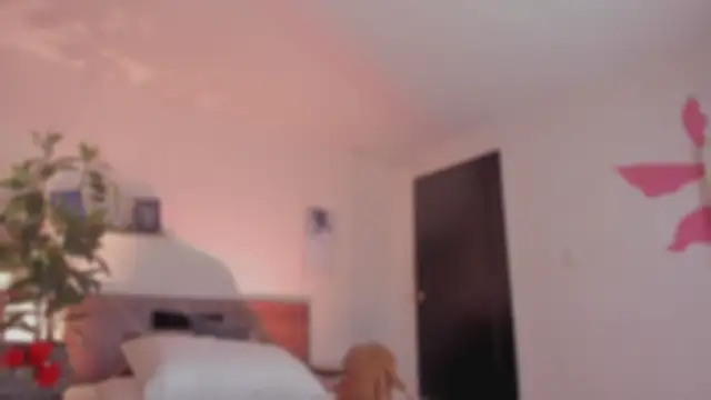 YariRose webcam