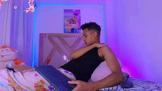 dilan_alfonzo live cam on StripChat