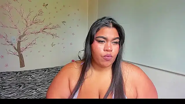 NayaraHinny webcam