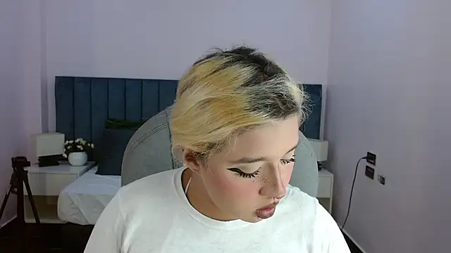 april_bunnyy webcam