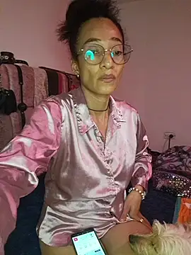 AmelieMartinez webcam