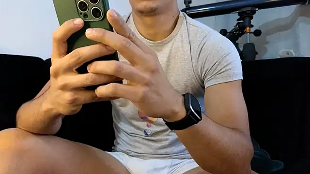 FitBoy_Cris live cam on StripChat