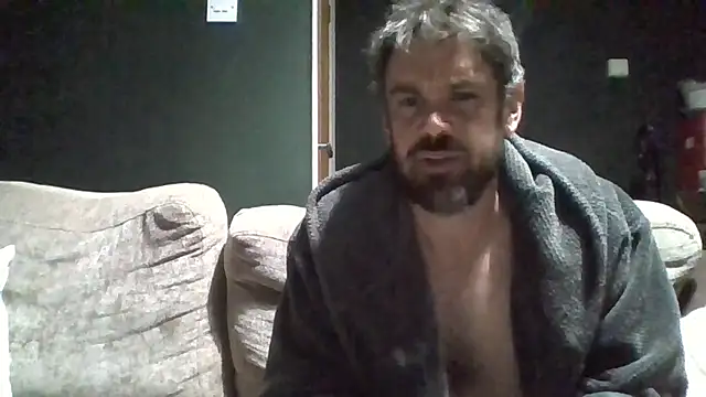 tall_dark_handsome webcam