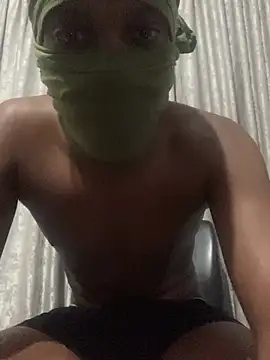 InvalidFlexor live cam on StripChat