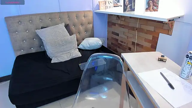 Alicecoule_ webcam